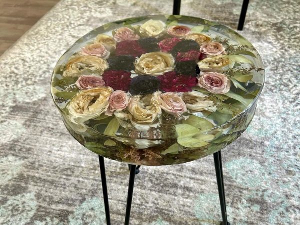 Table With Metal Legs